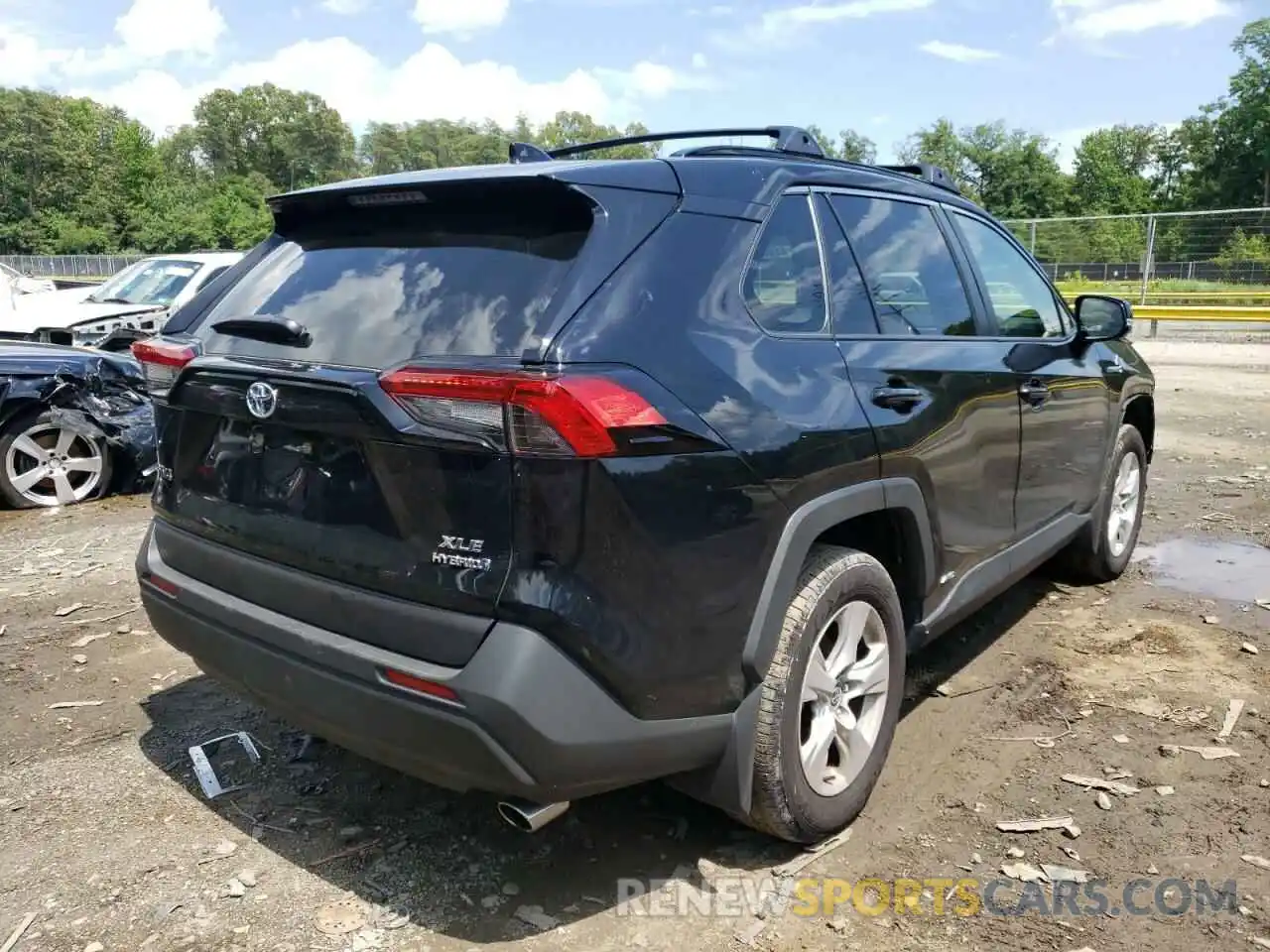 4 Photograph of a damaged car JTMRWRFV8MD113674 TOYOTA RAV4 2021