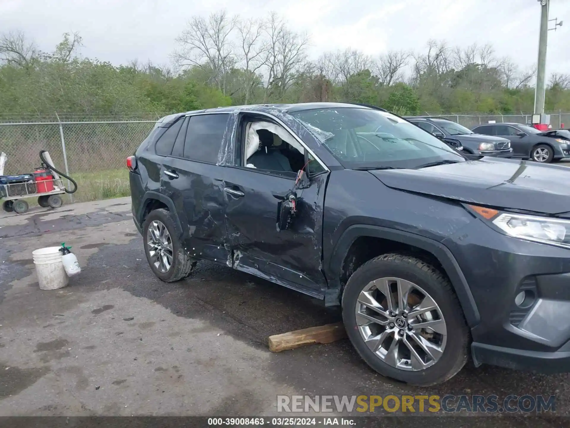 6 Photograph of a damaged car JTMY1RFV9MD064737 TOYOTA RAV4 2021