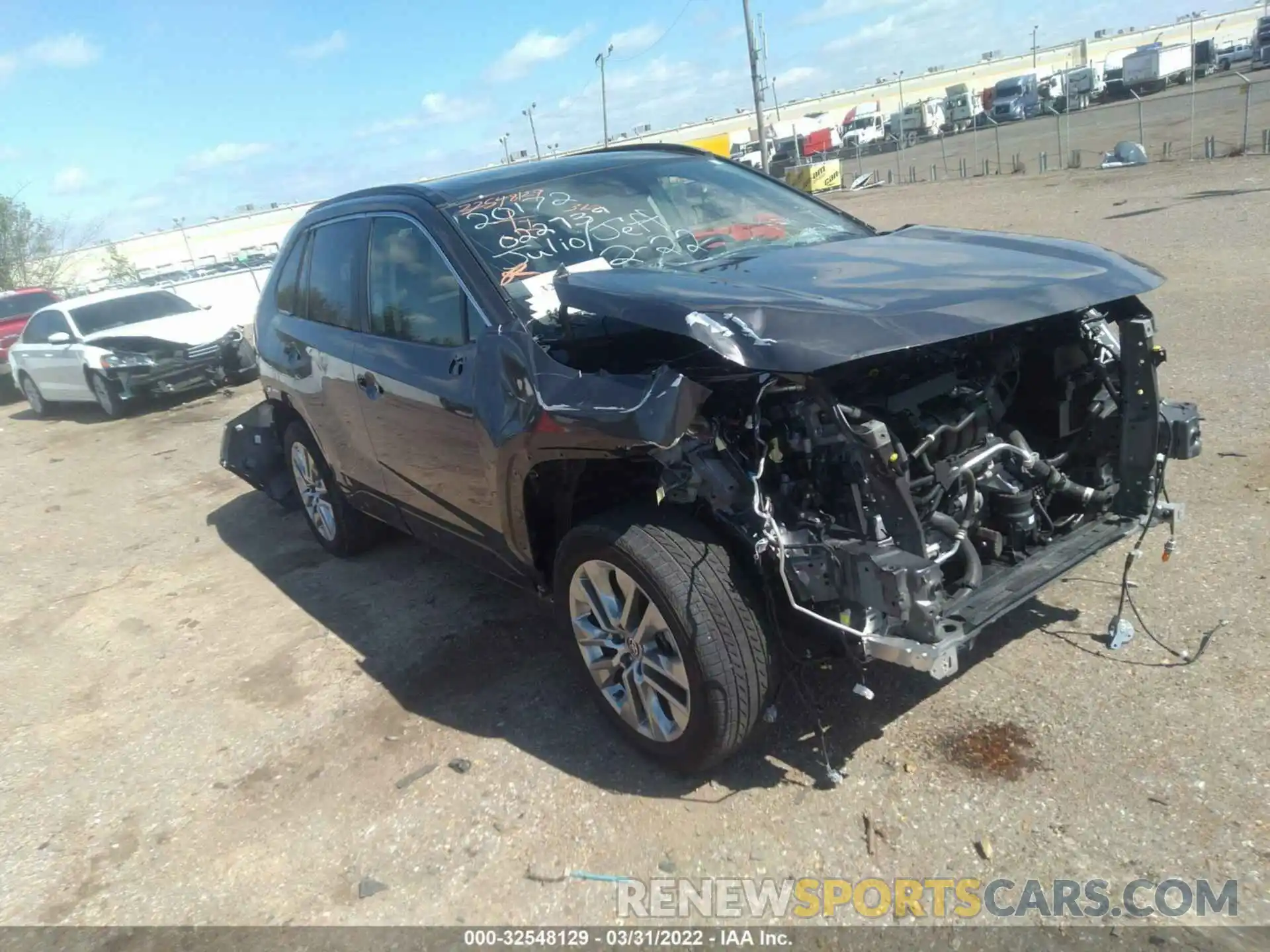 1 Photograph of a damaged car JTMY1RFVXMJ022739 TOYOTA RAV4 2021