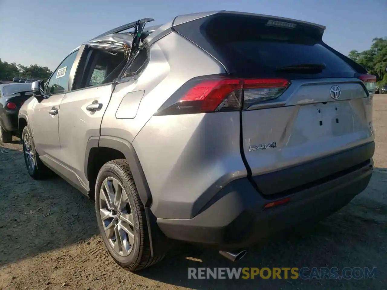 3 Photograph of a damaged car 2T3A1RFV0NC277745 TOYOTA RAV4 2022