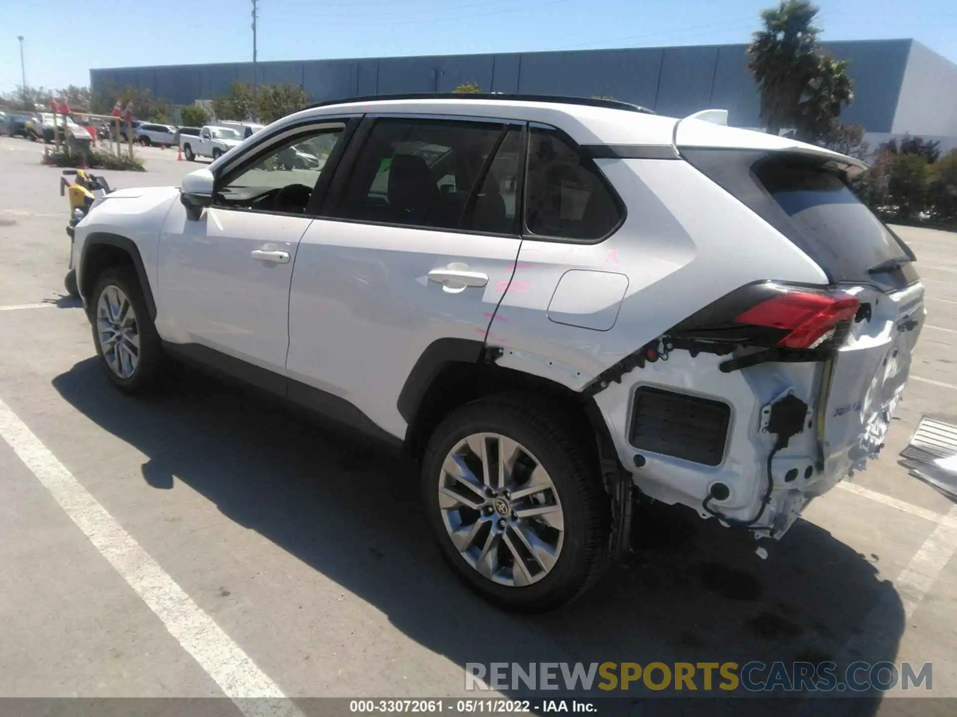 3 Photograph of a damaged car 2T3A1RFV0NW260345 TOYOTA RAV4 2022