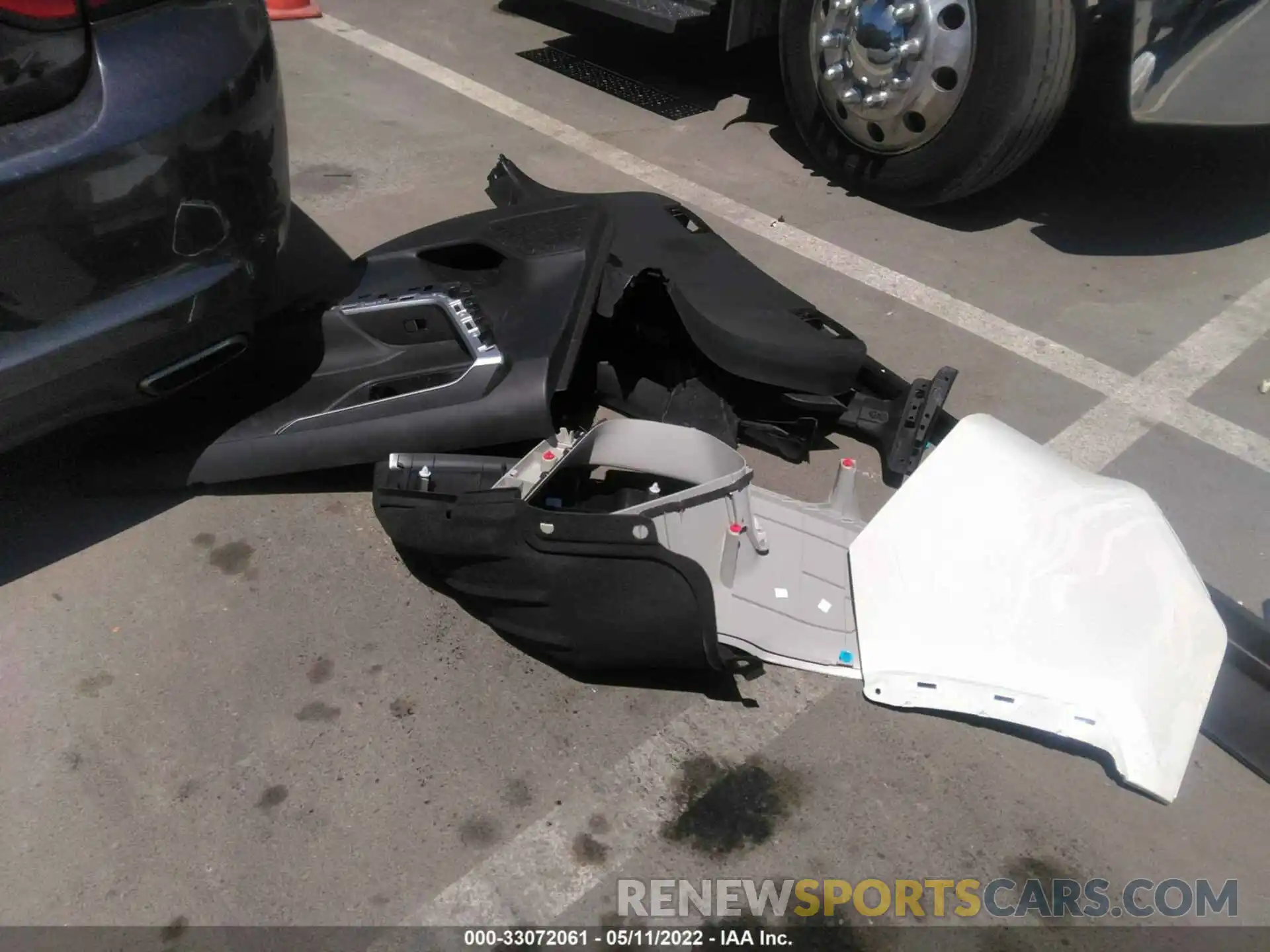 6 Photograph of a damaged car 2T3A1RFV0NW260345 TOYOTA RAV4 2022