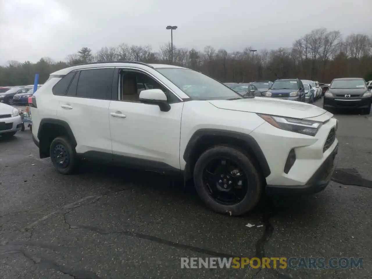 4 Photograph of a damaged car 2T3A1RFV4NW296779 TOYOTA RAV4 2022