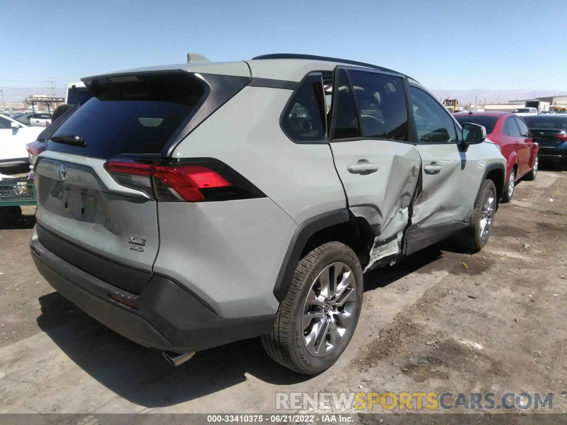 4 Photograph of a damaged car 2T3A1RFV6NW251505 TOYOTA RAV4 2022