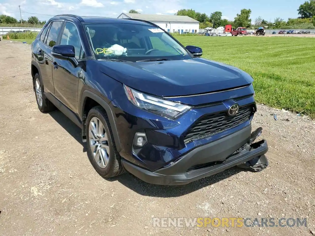 1 Photograph of a damaged car 2T3A1RFV6NW259622 TOYOTA RAV4 2022