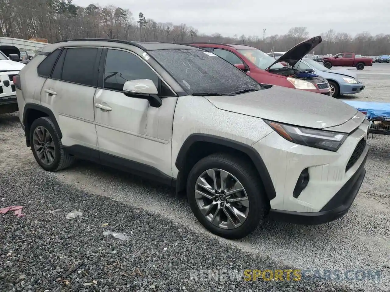 4 Photograph of a damaged car 2T3A1RFV6NW266702 TOYOTA RAV4 2022