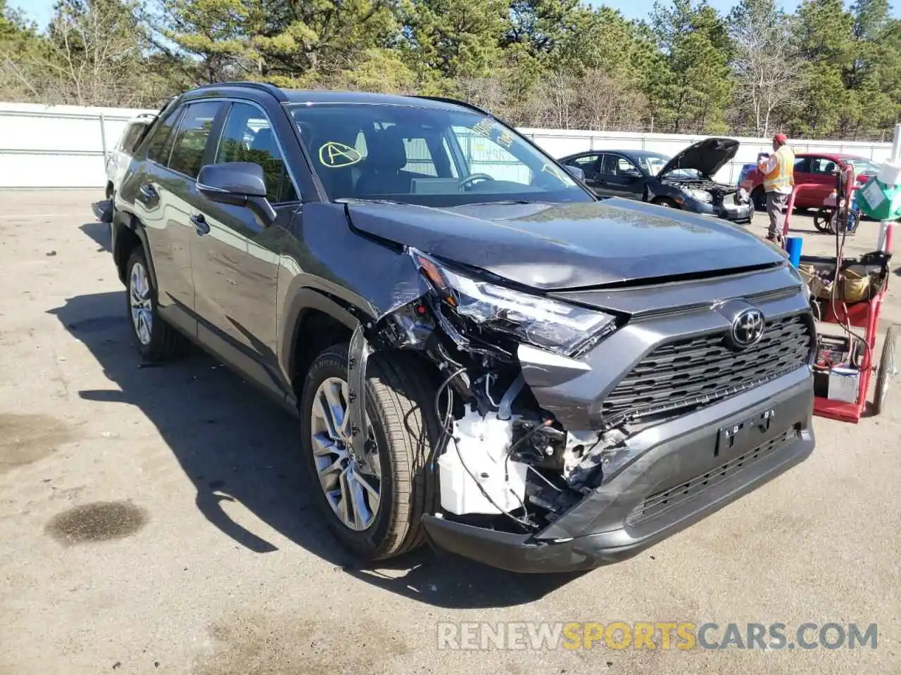 1 Photograph of a damaged car 2T3A1RFV7NC270419 TOYOTA RAV4 2022