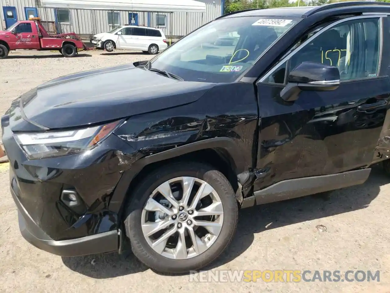 9 Photograph of a damaged car 2T3A1RFV8NC271725 TOYOTA RAV4 2022