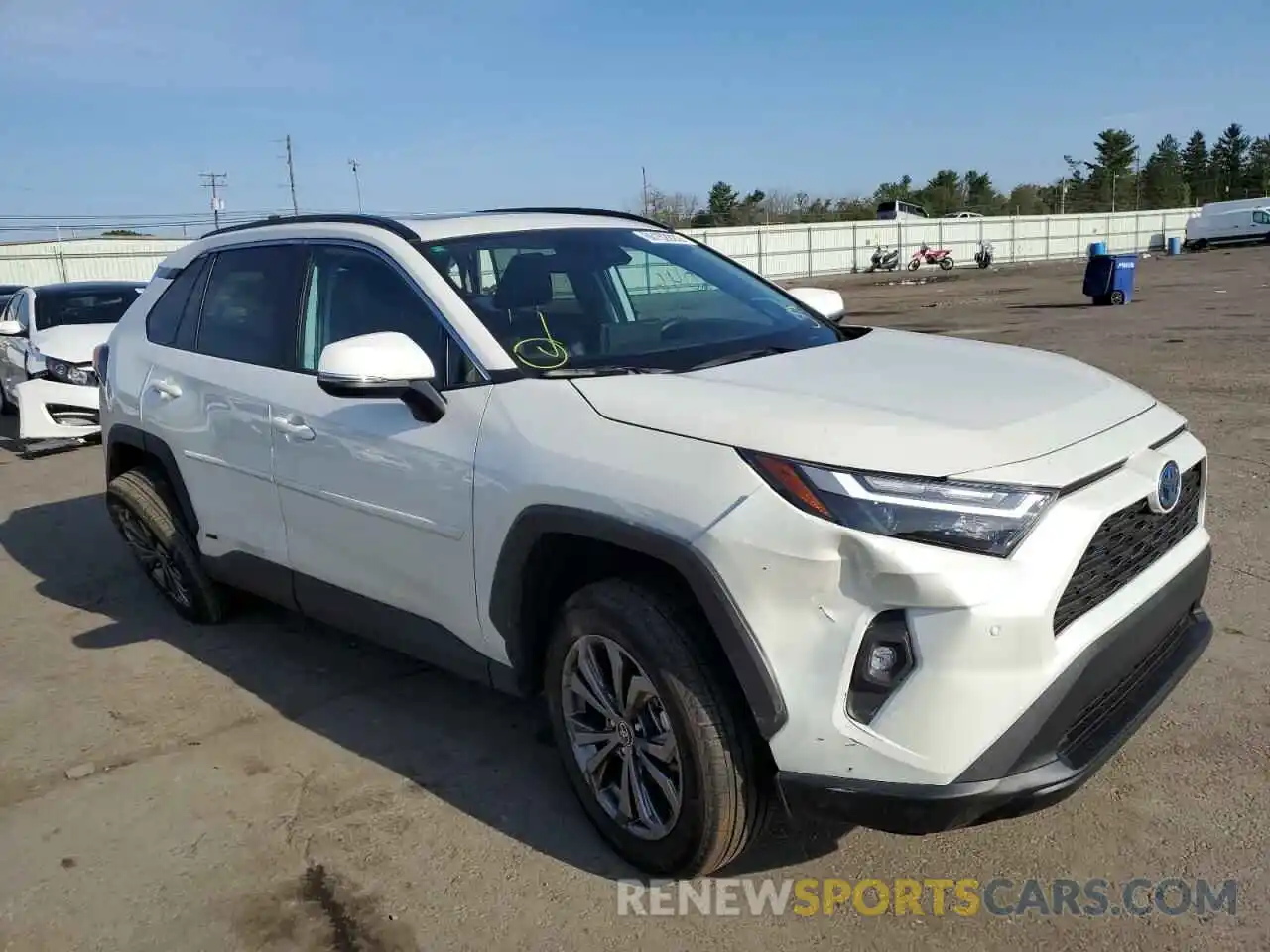 1 Photograph of a damaged car 2T3B6RFV2NW029601 TOYOTA RAV4 2022