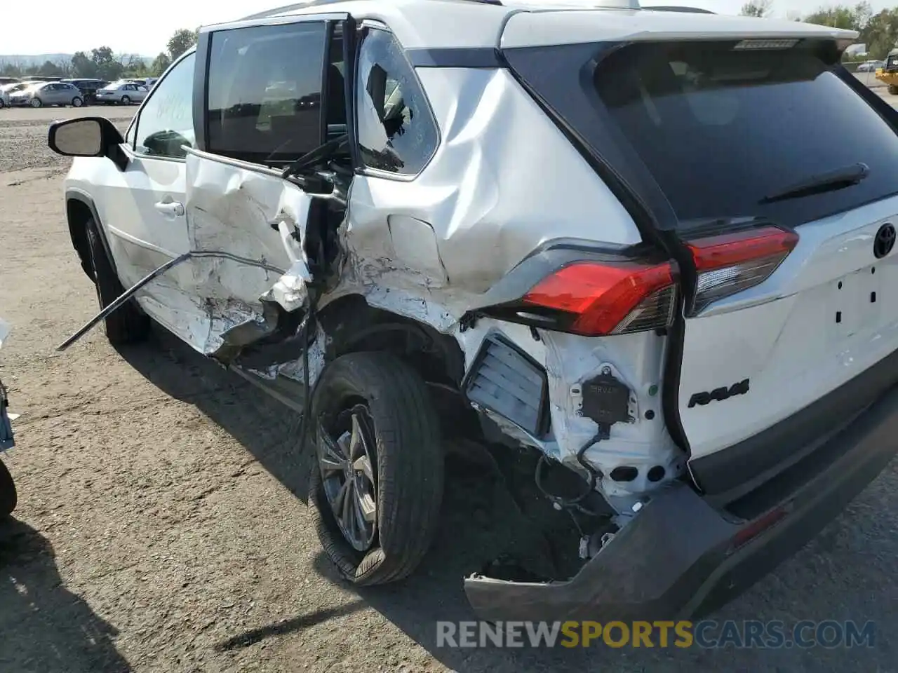 9 Photograph of a damaged car 2T3B6RFV2NW029601 TOYOTA RAV4 2022