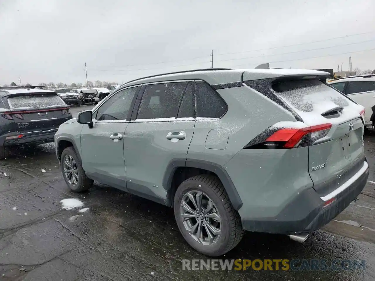 2 Photograph of a damaged car 2T3B6RFV4NW033617 TOYOTA RAV4 2022