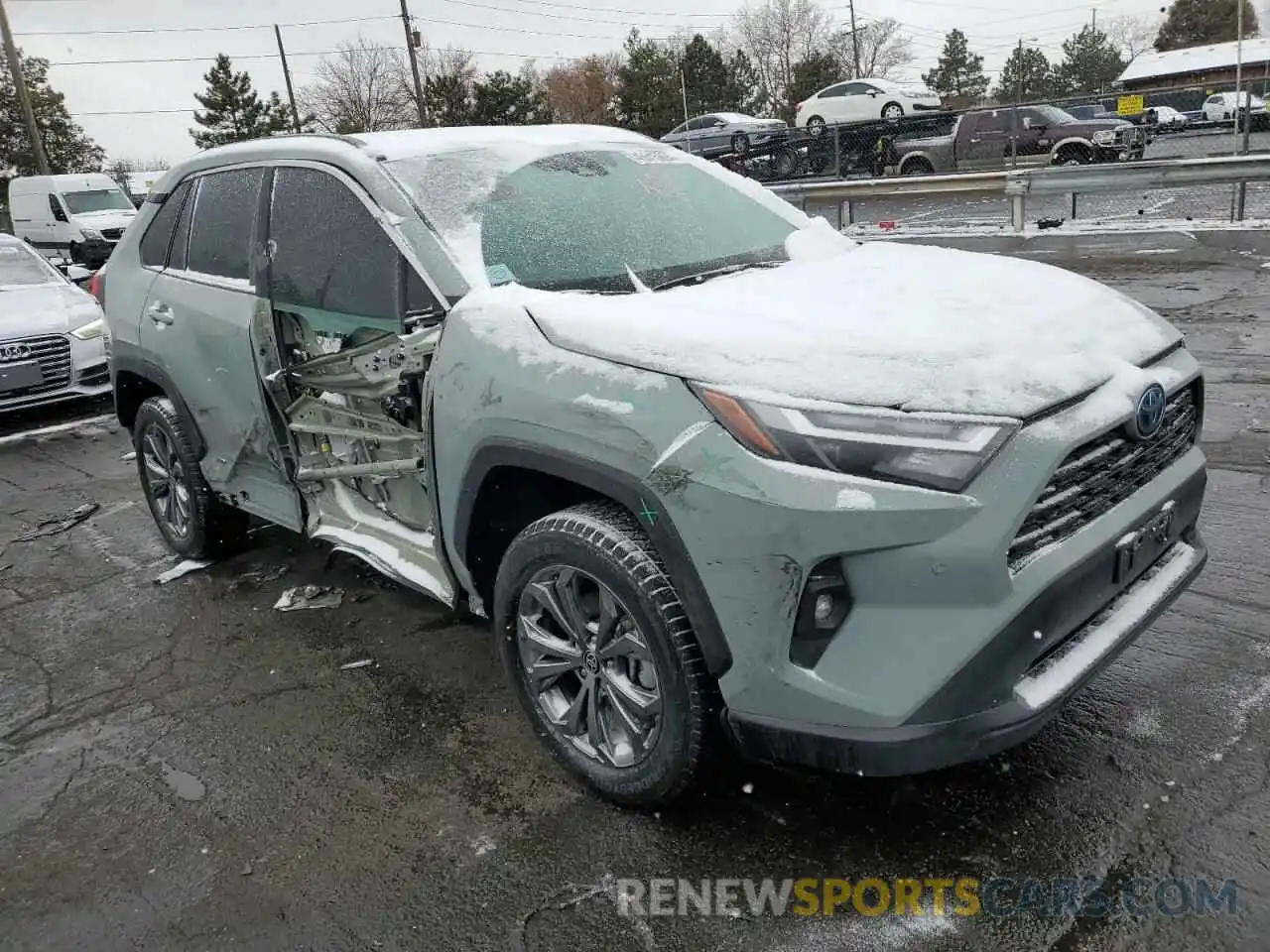 4 Photograph of a damaged car 2T3B6RFV4NW033617 TOYOTA RAV4 2022