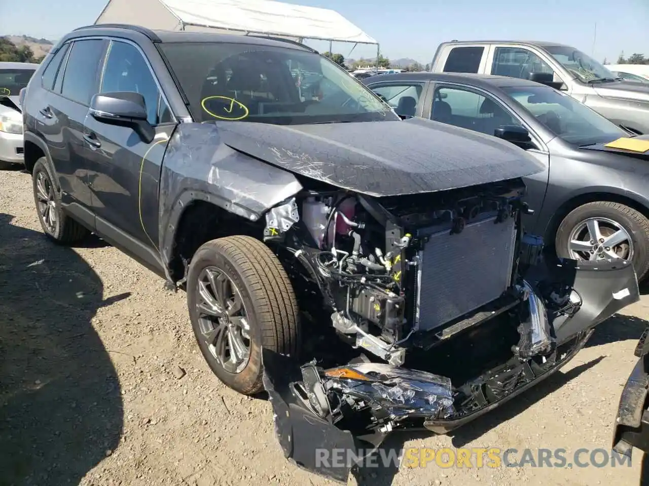 1 Photograph of a damaged car 2T3B6RFV4NW037179 TOYOTA RAV4 2022