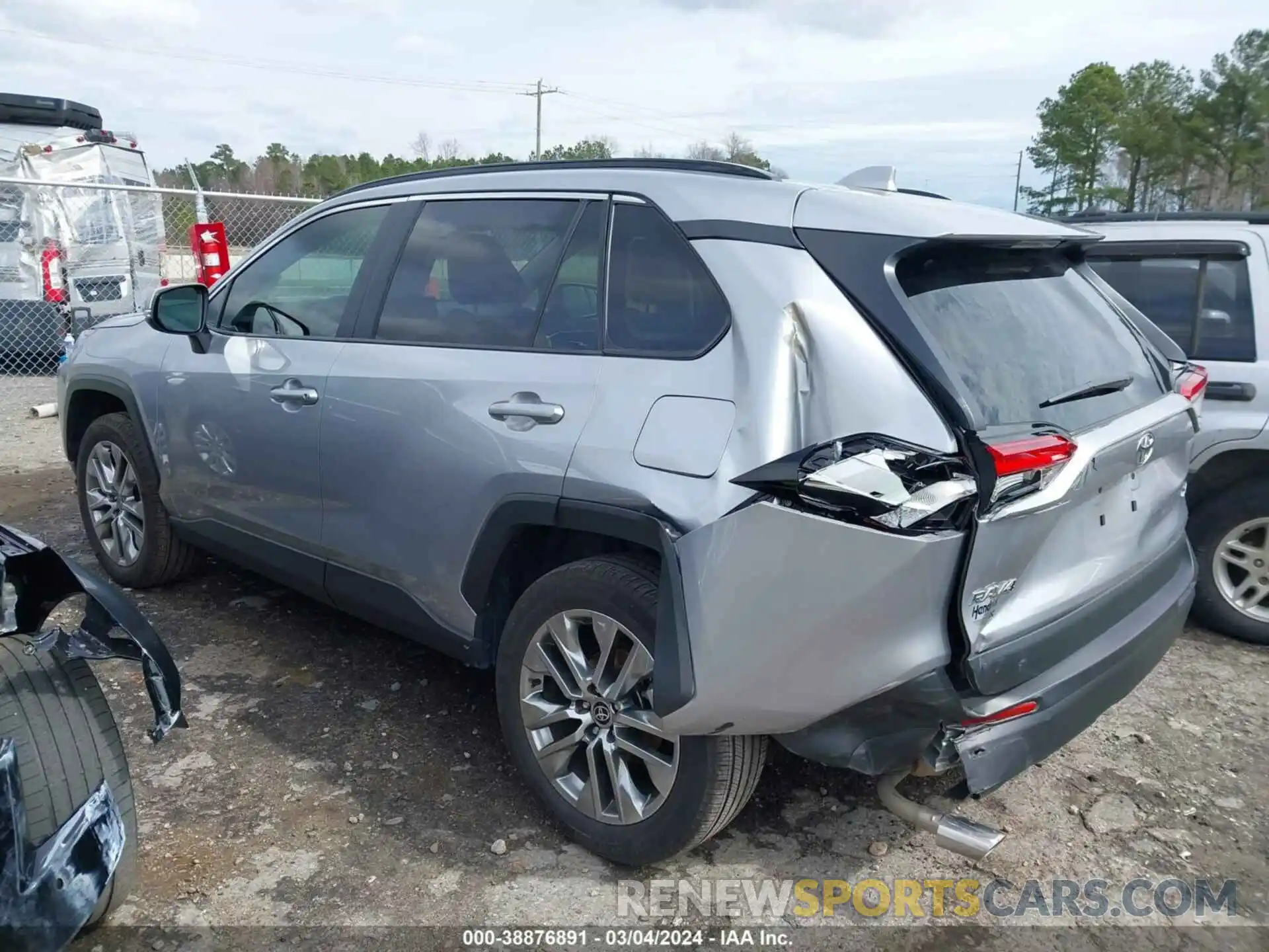 3 Photograph of a damaged car 2T3C1RFV2NC207091 TOYOTA RAV4 2022