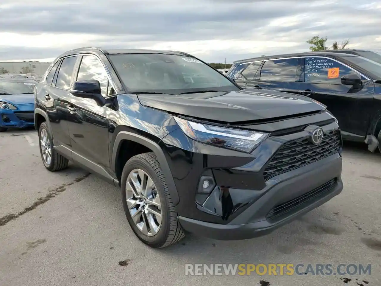 1 Photograph of a damaged car 2T3C1RFV3NC175462 TOYOTA RAV4 2022