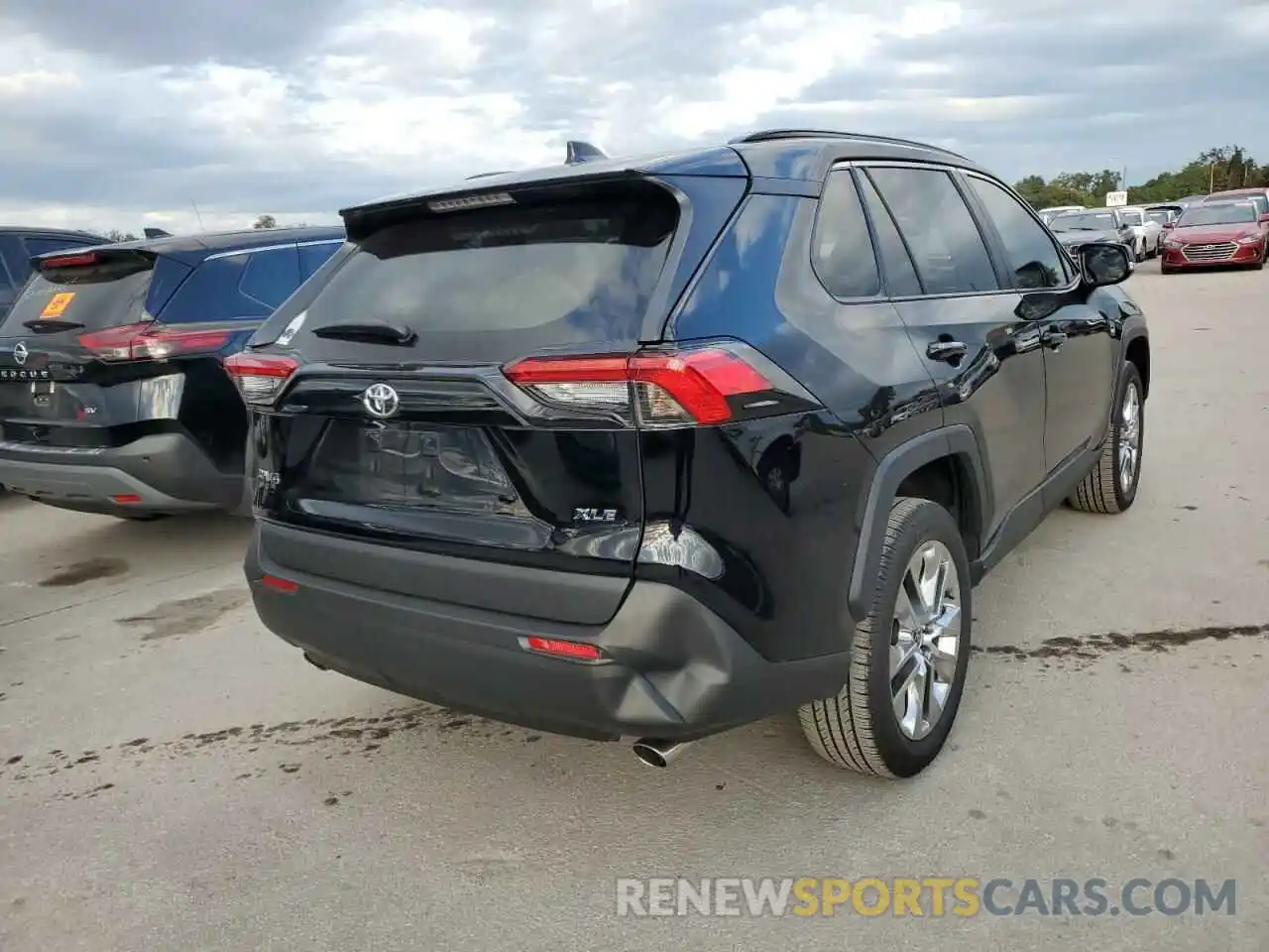 4 Photograph of a damaged car 2T3C1RFV3NC175462 TOYOTA RAV4 2022