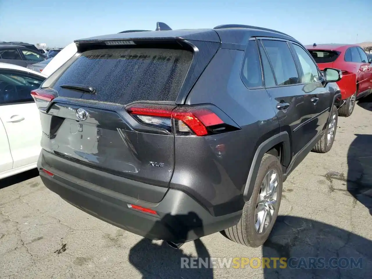 4 Photograph of a damaged car 2T3C1RFV4NC180265 TOYOTA RAV4 2022