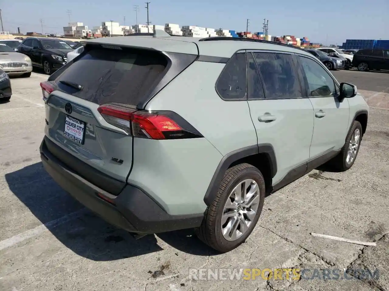 4 Photograph of a damaged car 2T3C1RFV5NW197591 TOYOTA RAV4 2022