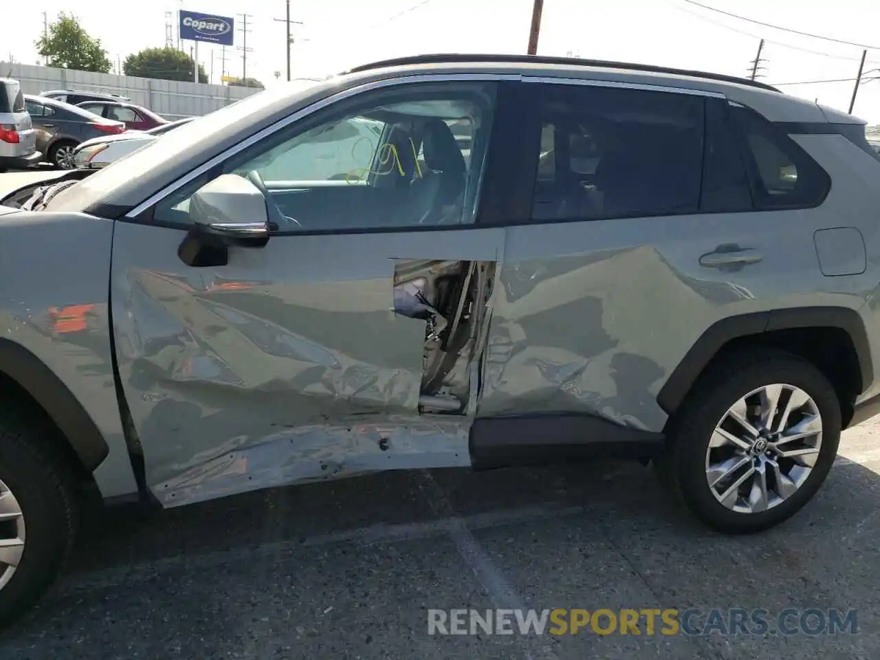 9 Photograph of a damaged car 2T3C1RFV5NW197591 TOYOTA RAV4 2022