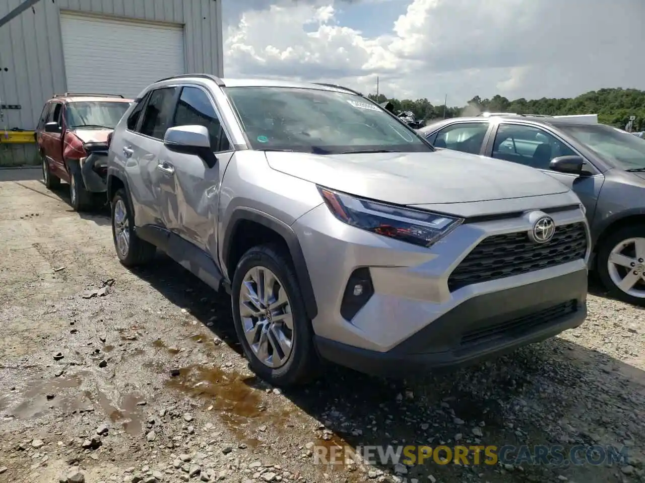 1 Photograph of a damaged car 2T3C1RFV6NC179912 TOYOTA RAV4 2022