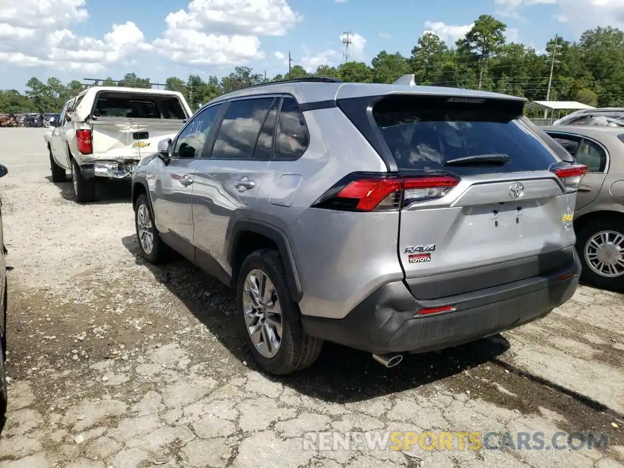 3 Photograph of a damaged car 2T3C1RFV6NC179912 TOYOTA RAV4 2022