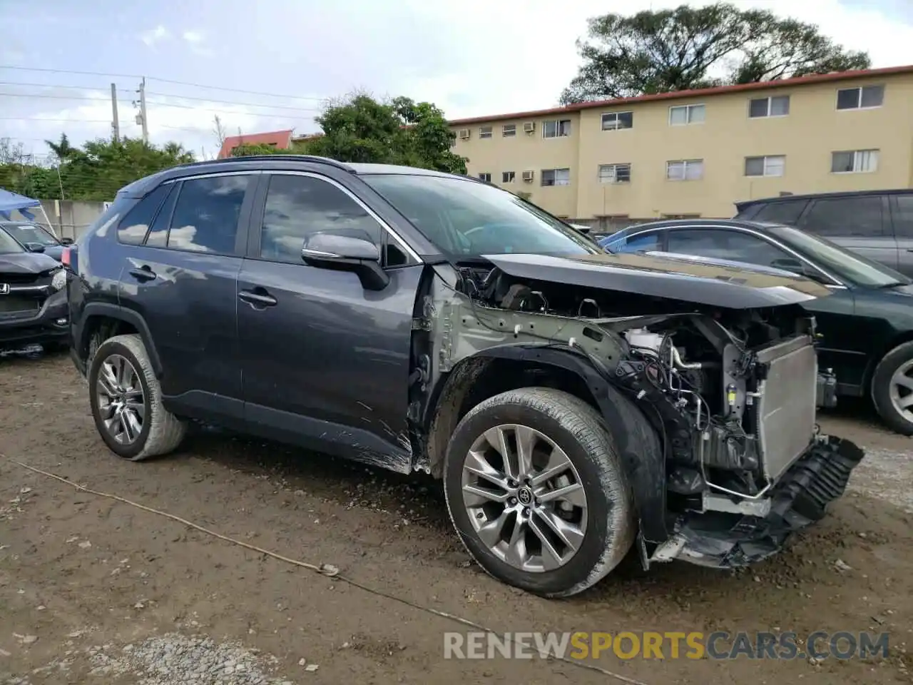 4 Photograph of a damaged car 2T3C1RFV6NC184236 TOYOTA RAV4 2022