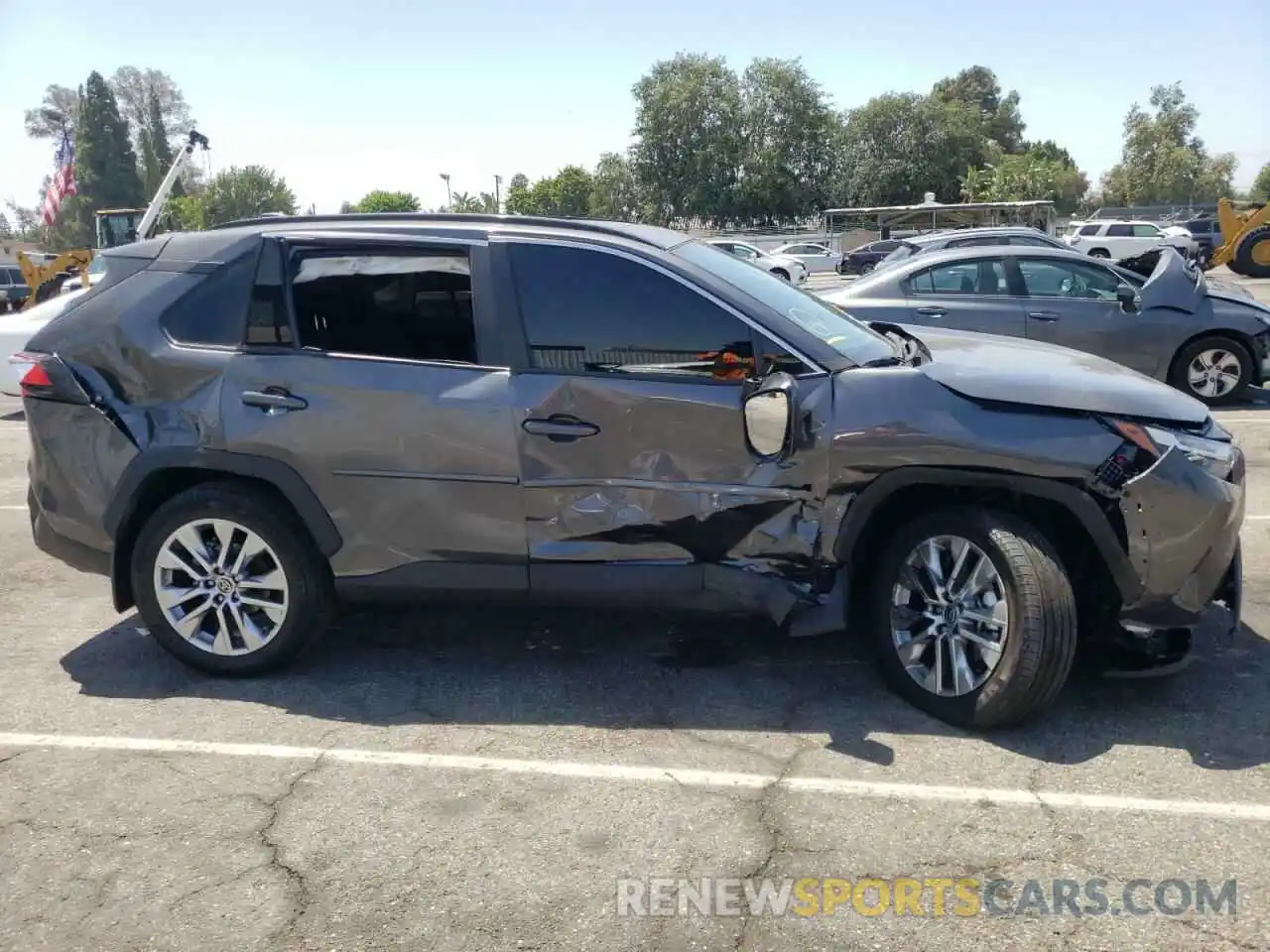 9 Photograph of a damaged car 2T3C1RFV6NC186021 TOYOTA RAV4 2022