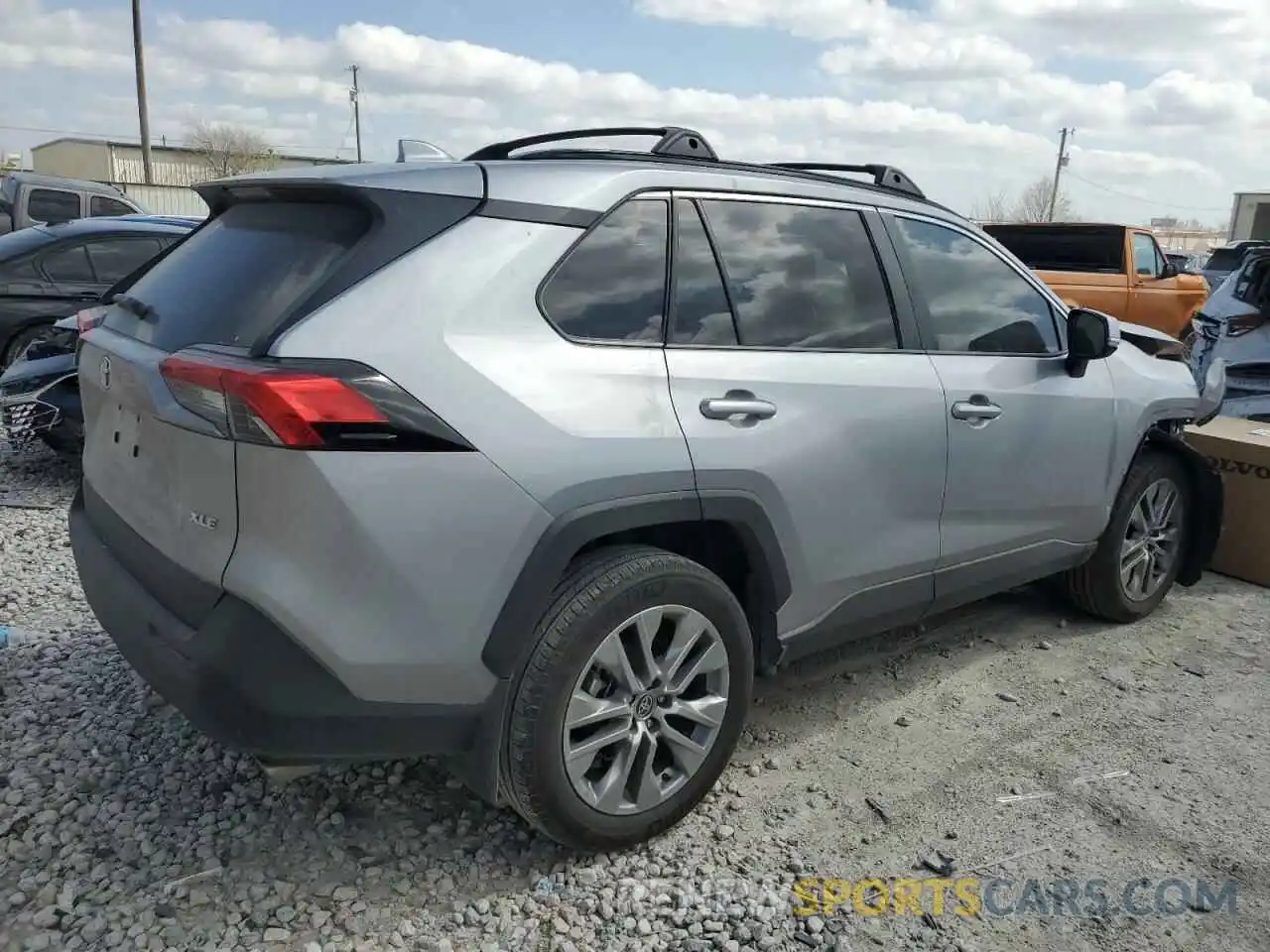 3 Photograph of a damaged car 2T3C1RFV6NC206381 TOYOTA RAV4 2022