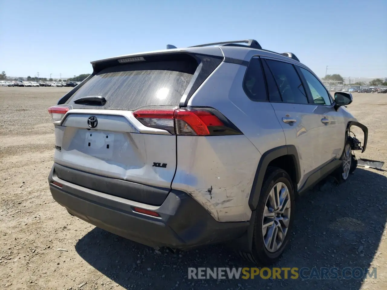 4 Photograph of a damaged car 2T3C1RFVXNC185163 TOYOTA RAV4 2022