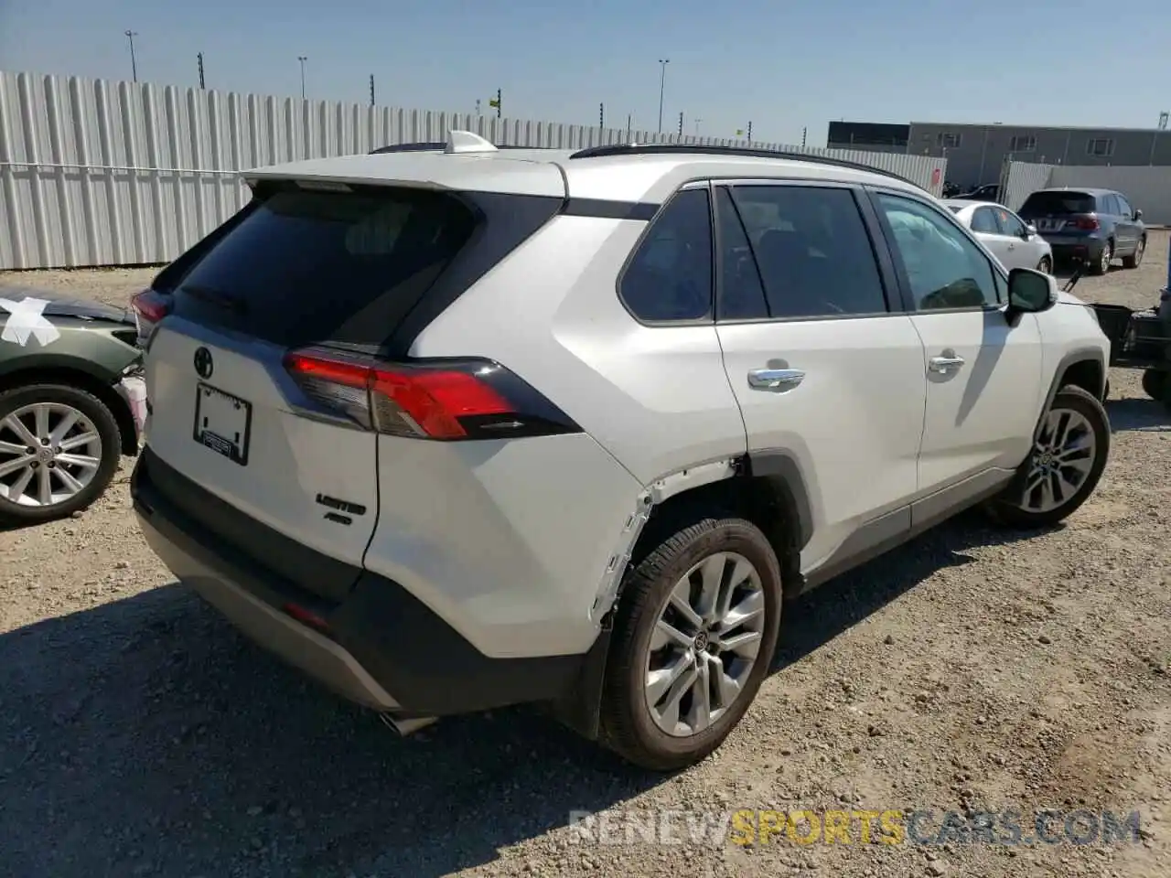 4 Photograph of a damaged car 2T3D1RFV8NW266990 TOYOTA RAV4 2022