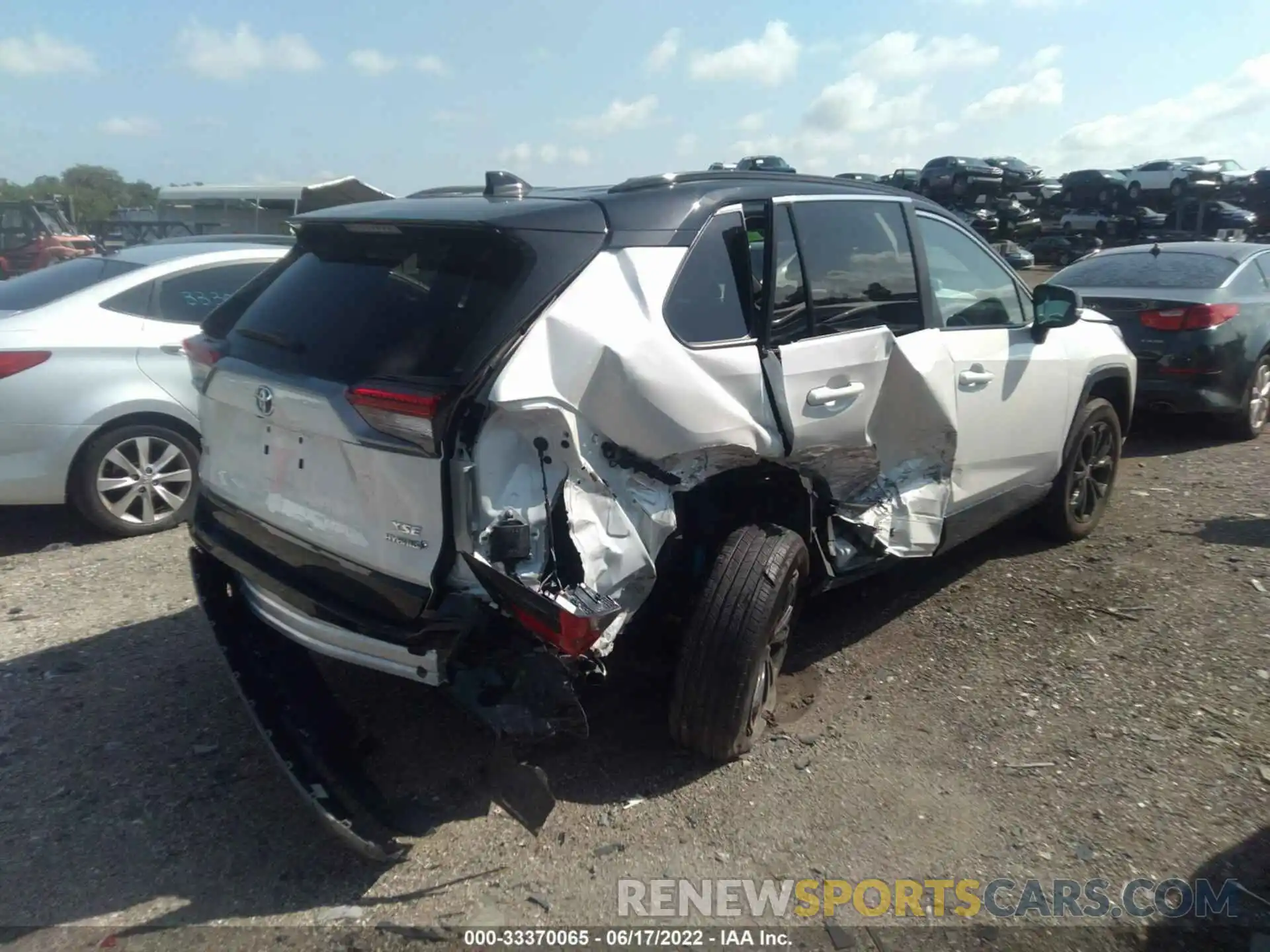 4 Photograph of a damaged car 2T3E6RFVXNW030069 TOYOTA RAV4 2022