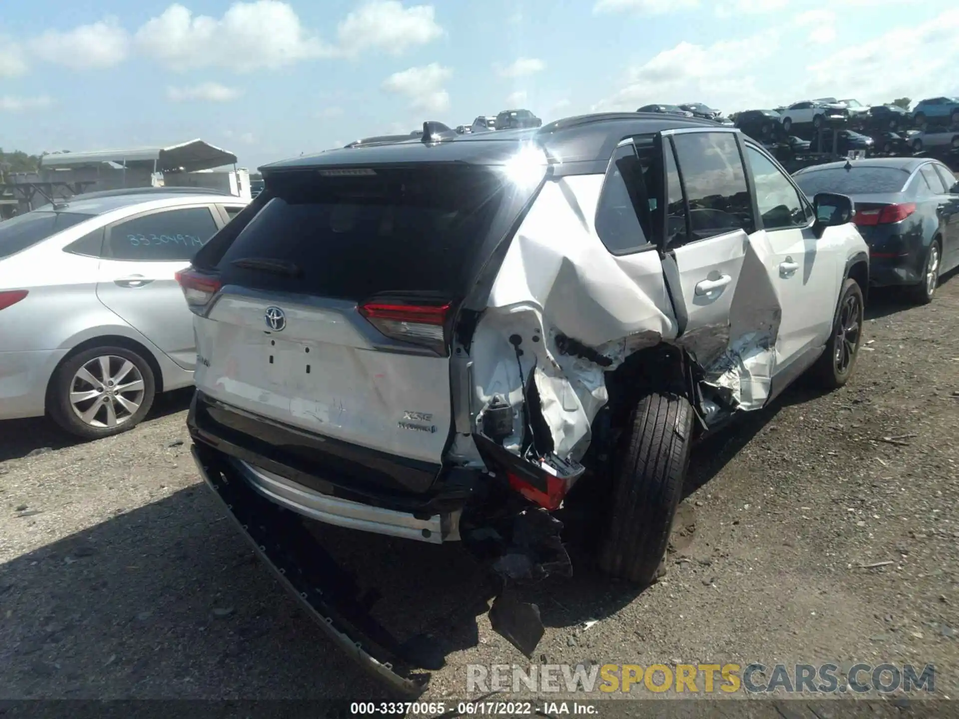 6 Photograph of a damaged car 2T3E6RFVXNW030069 TOYOTA RAV4 2022