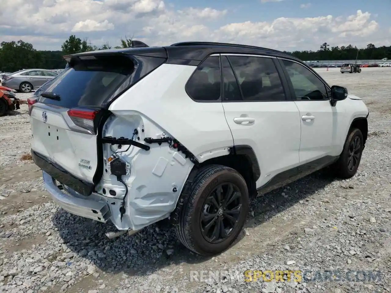 4 Photograph of a damaged car 2T3E6RFVXNW031092 TOYOTA RAV4 2022