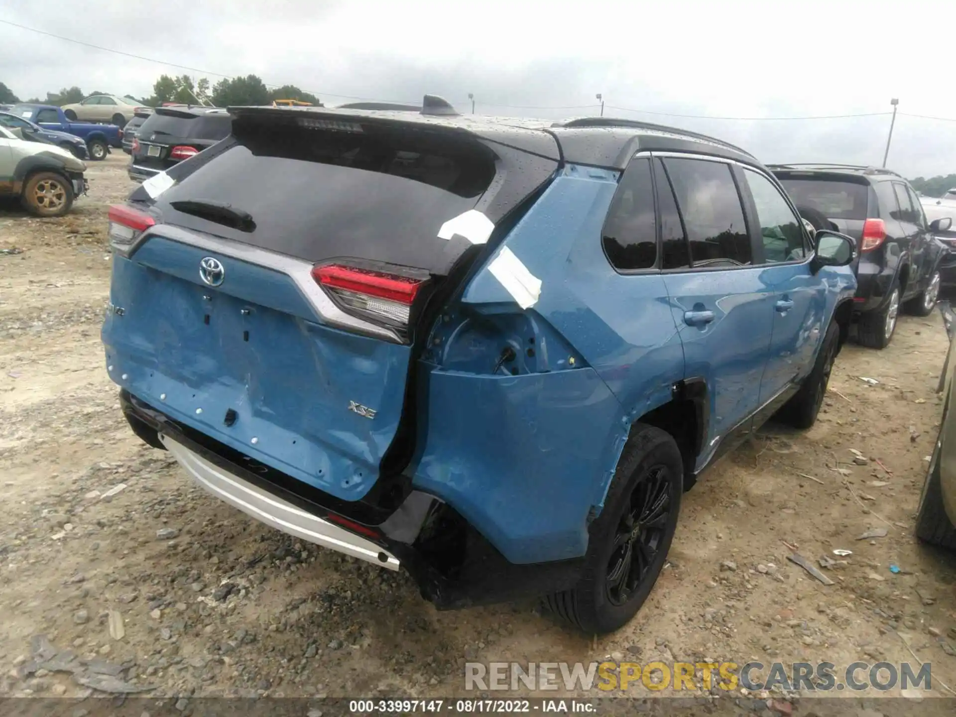 4 Photograph of a damaged car 2T3E6RFVXNW031562 TOYOTA RAV4 2022