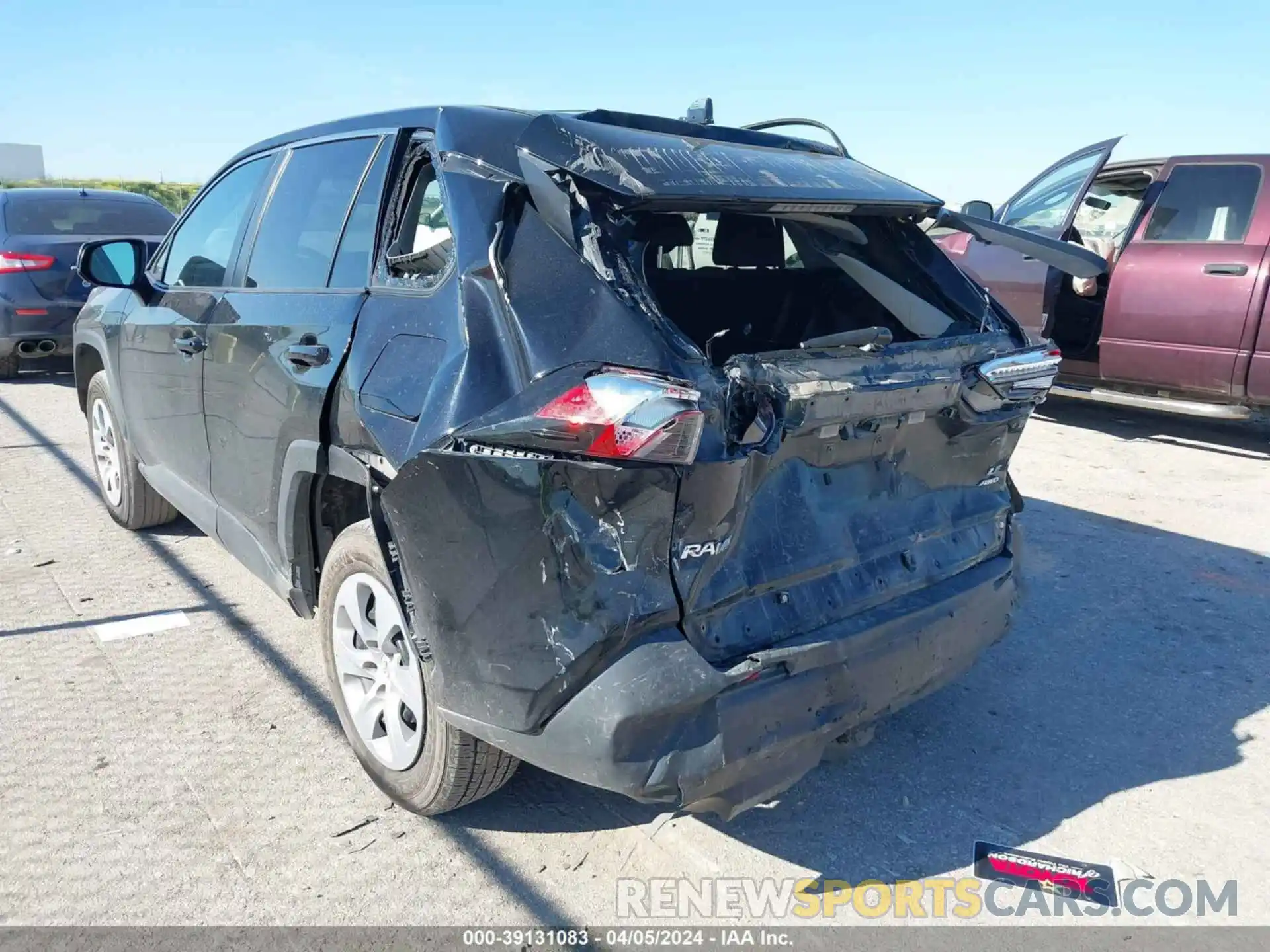 6 Photograph of a damaged car 2T3F1RFV1NW284112 TOYOTA RAV4 2022