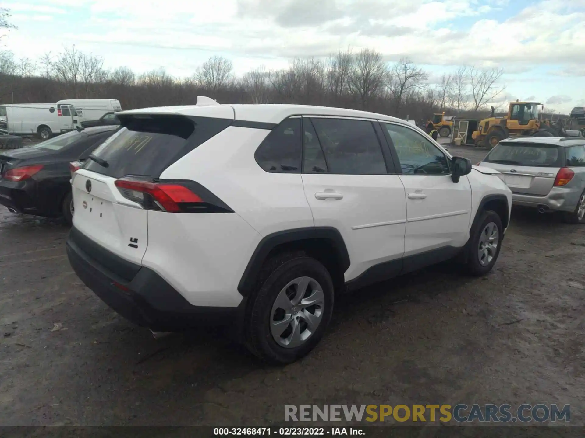 4 Photograph of a damaged car 2T3F1RFV3NC259567 TOYOTA RAV4 2022