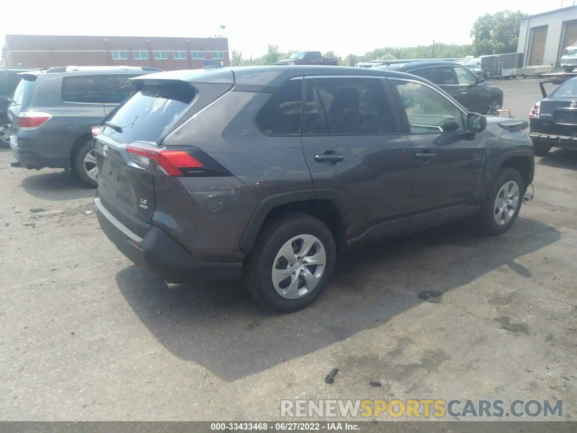 4 Photograph of a damaged car 2T3F1RFV3NC275560 TOYOTA RAV4 2022