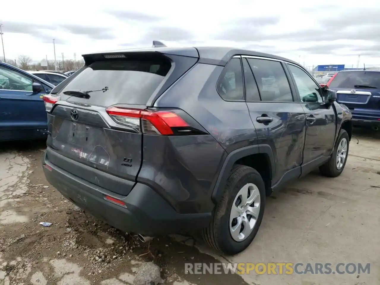 4 Photograph of a damaged car 2T3F1RFV7NW252166 TOYOTA RAV4 2022