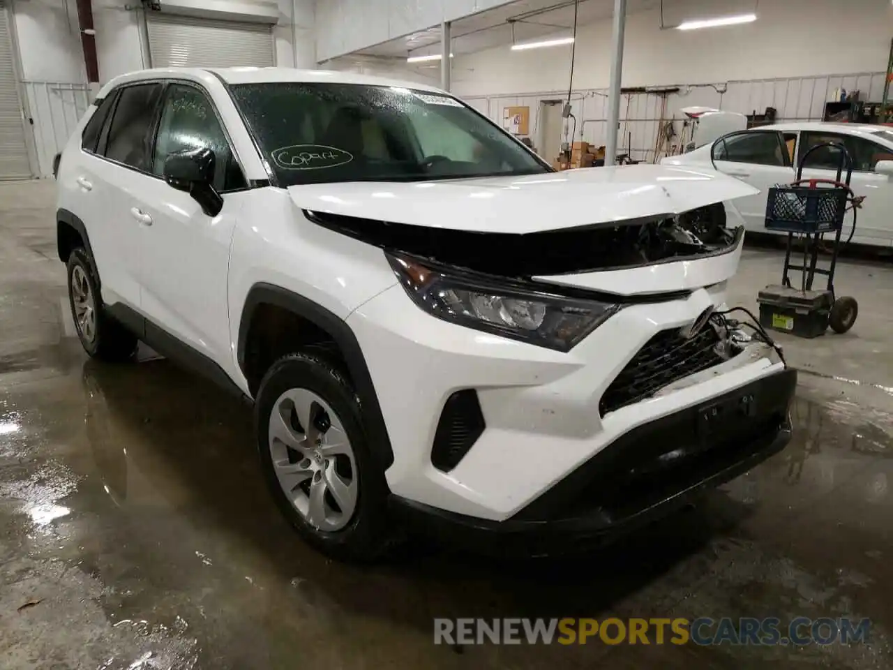 1 Photograph of a damaged car 2T3F1RFV8NC264912 TOYOTA RAV4 2022