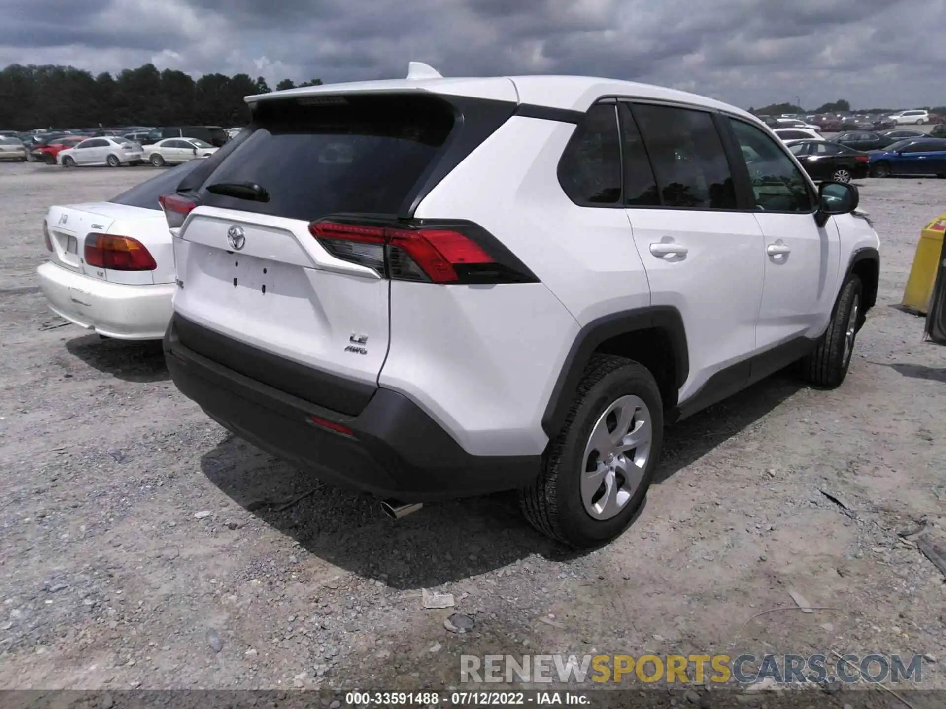 4 Photograph of a damaged car 2T3F1RFV9NW261483 TOYOTA RAV4 2022