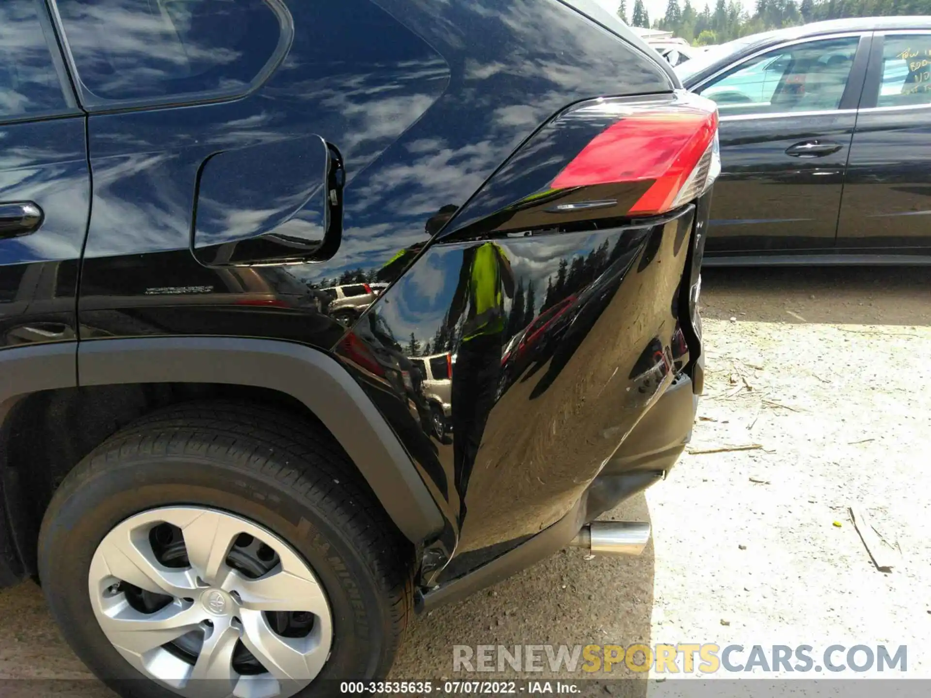 6 Photograph of a damaged car 2T3F1RFV9NW275397 TOYOTA RAV4 2022