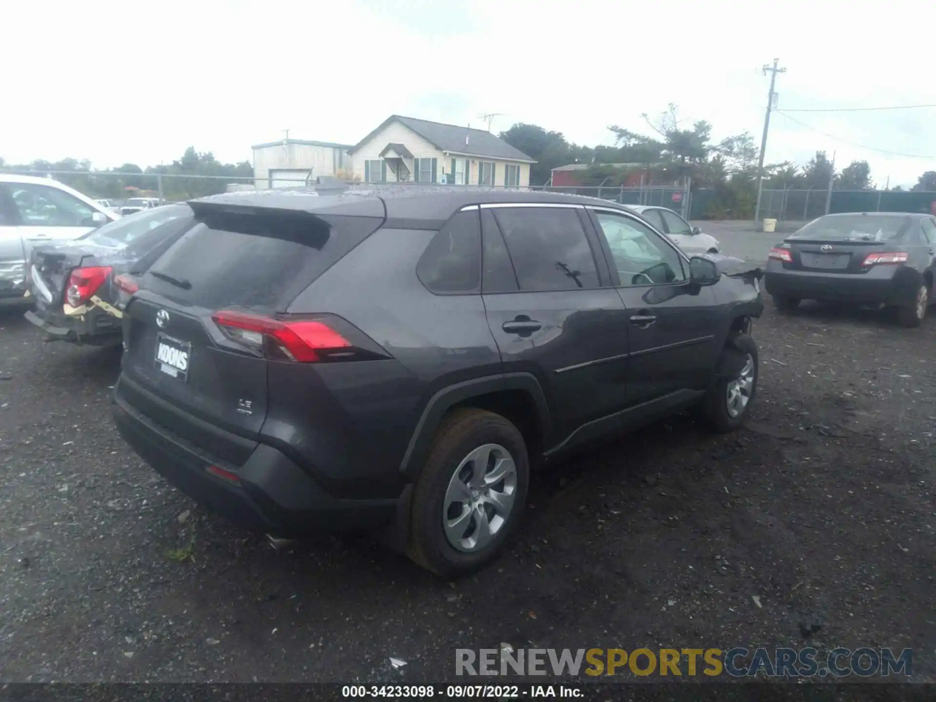 4 Photograph of a damaged car 2T3F1RFVXNW292600 TOYOTA RAV4 2022