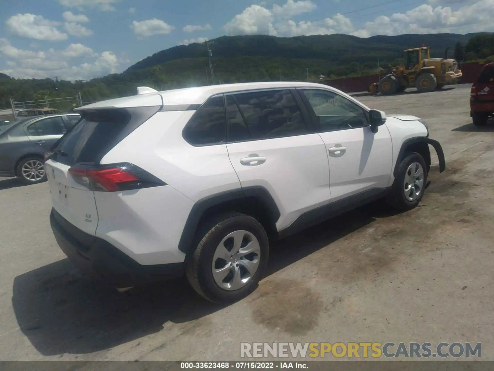 4 Photograph of a damaged car 2T3G1RFV1NC259457 TOYOTA RAV4 2022