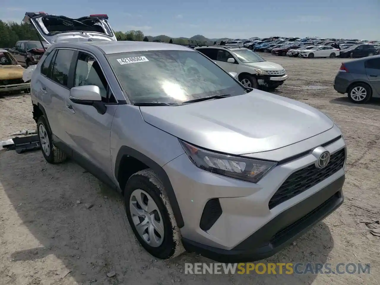 1 Photograph of a damaged car 2T3G1RFV2NC262982 TOYOTA RAV4 2022