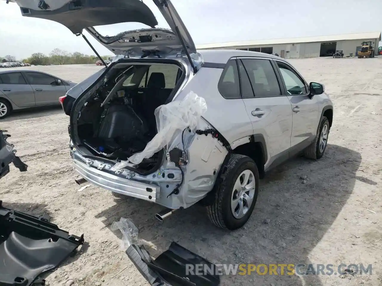 4 Photograph of a damaged car 2T3G1RFV2NC262982 TOYOTA RAV4 2022