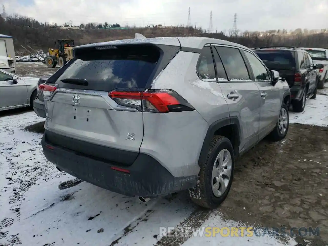 4 Photograph of a damaged car 2T3G1RFV3NC262392 TOYOTA RAV4 2022