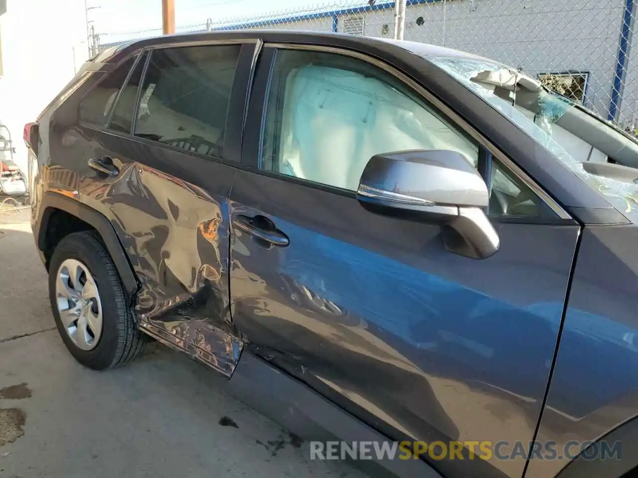 9 Photograph of a damaged car 2T3G1RFV3NW275870 TOYOTA RAV4 2022