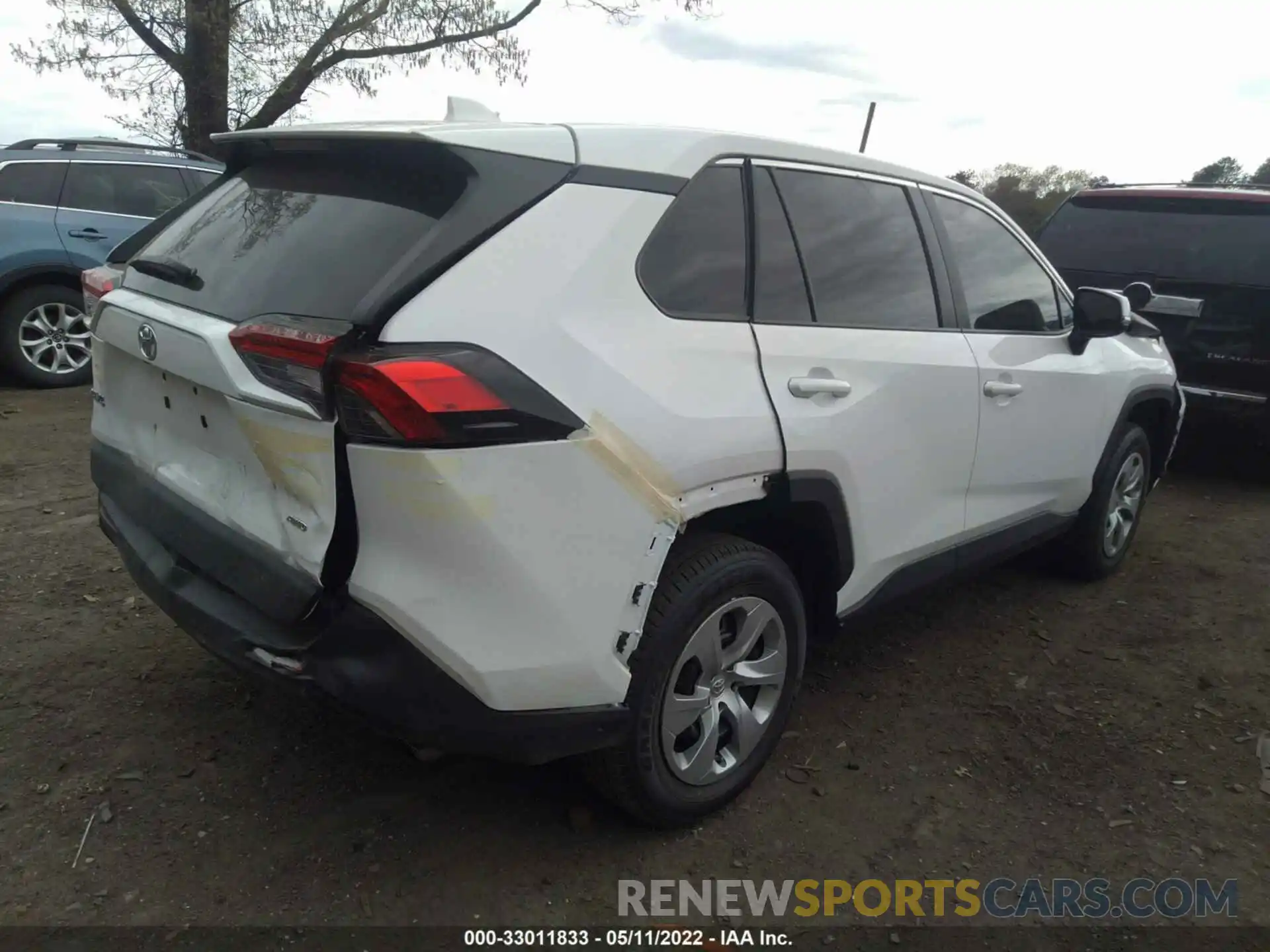 4 Photograph of a damaged car 2T3G1RFV7NC272391 TOYOTA RAV4 2022