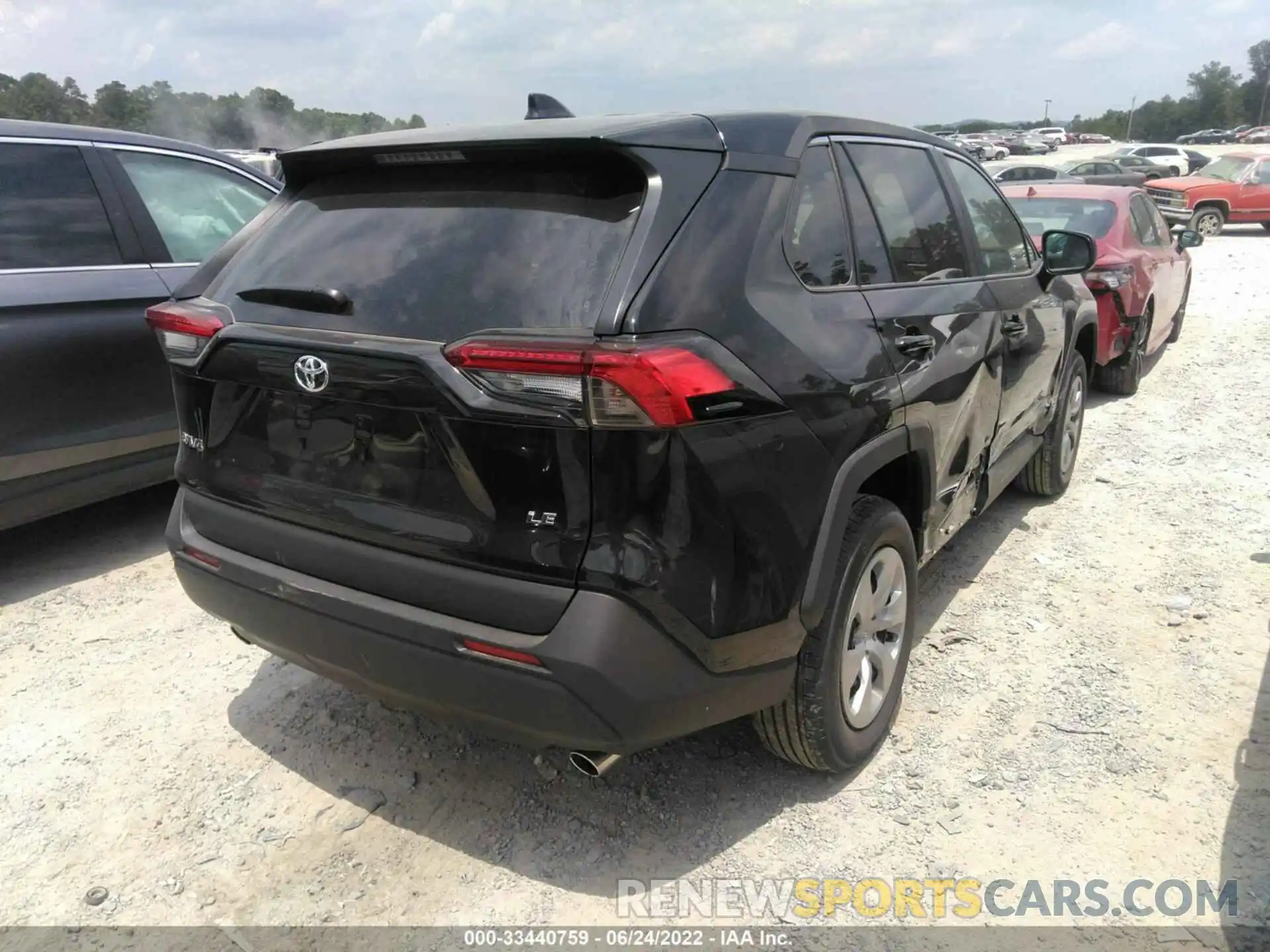 4 Photograph of a damaged car 2T3H1RFV0NW190828 TOYOTA RAV4 2022