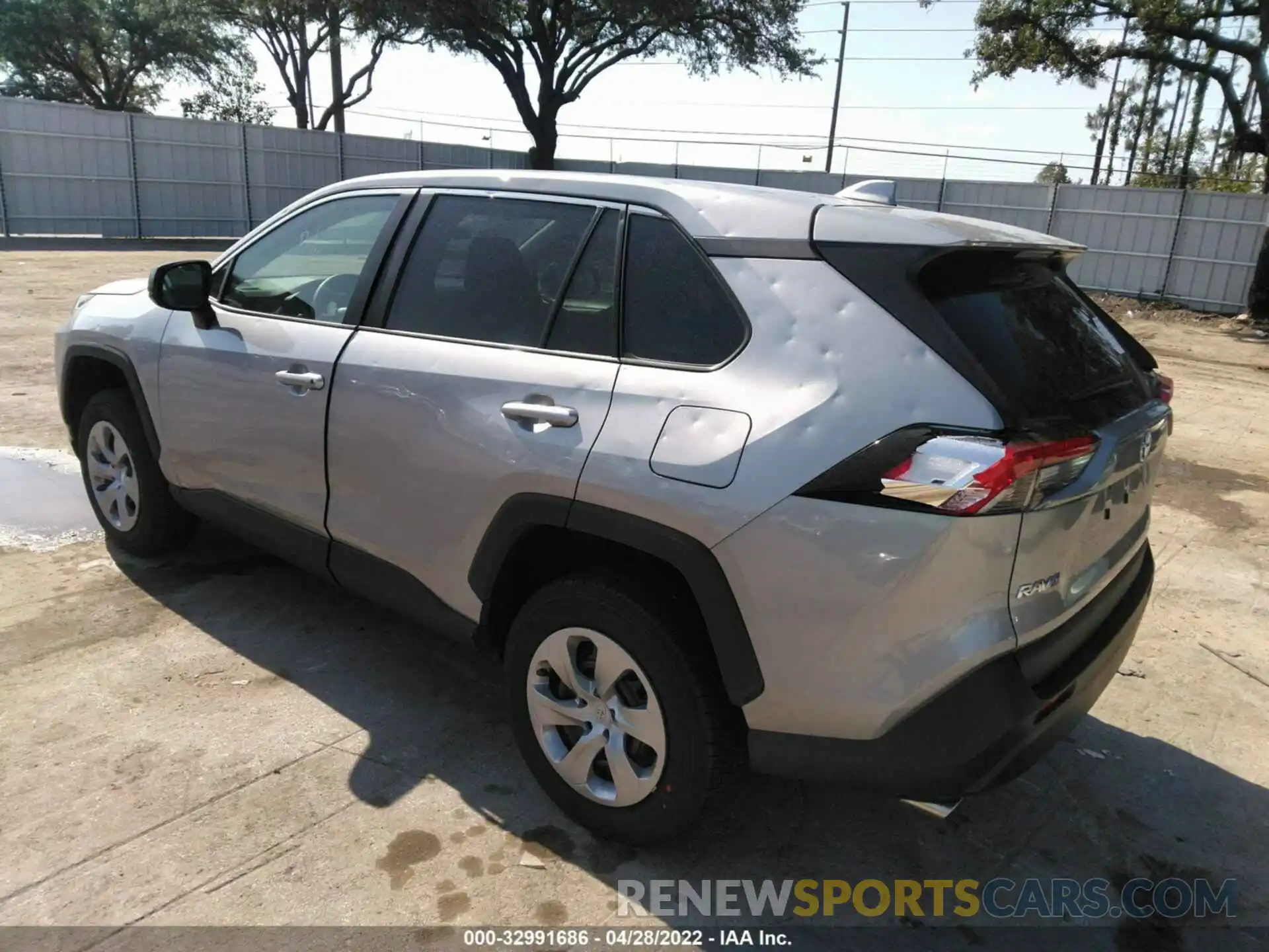 3 Photograph of a damaged car 2T3H1RFV1NW189462 TOYOTA RAV4 2022